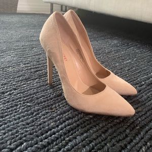 Classic Pump Heels (nude, tan, beige)